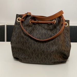 Michael Kors shoulder purse.